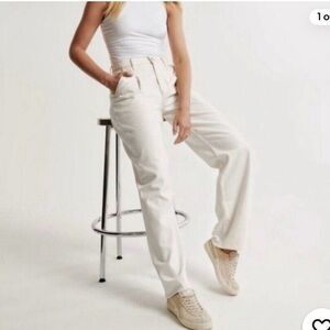 NWT Abercrombie The Loose High Rise pleated jeans